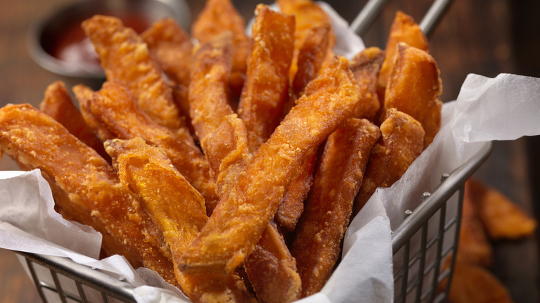 A basket of crispy sweet potato fries