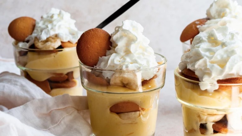 Layered banana pudding cups