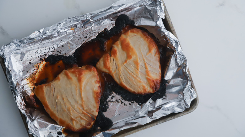 Baked tuna on foil