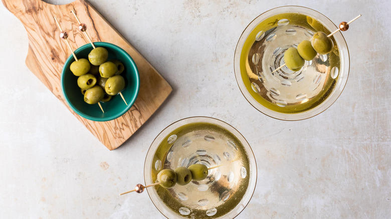 dirty martini with olives 