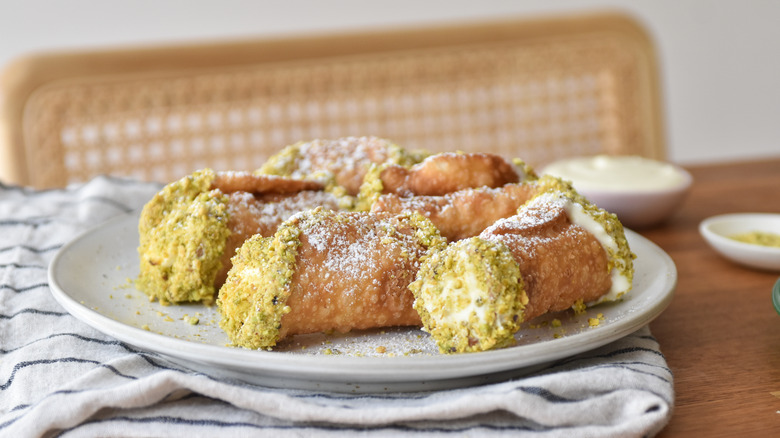 Homemade Pistachio Cannoli Recipe