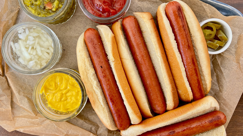 Hot dogs with toppings