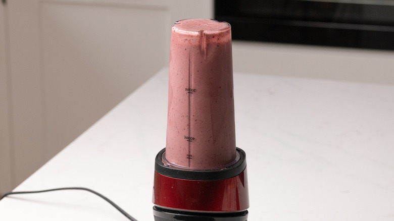blended smoothie in smoothie maker