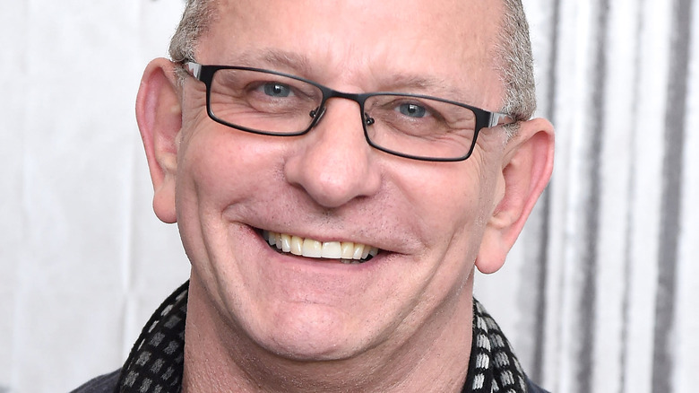 Robert Irvine smiling