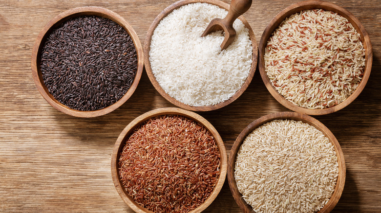 Types of rice in bowls