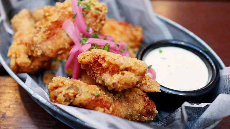 chicken with white BBQ sauce